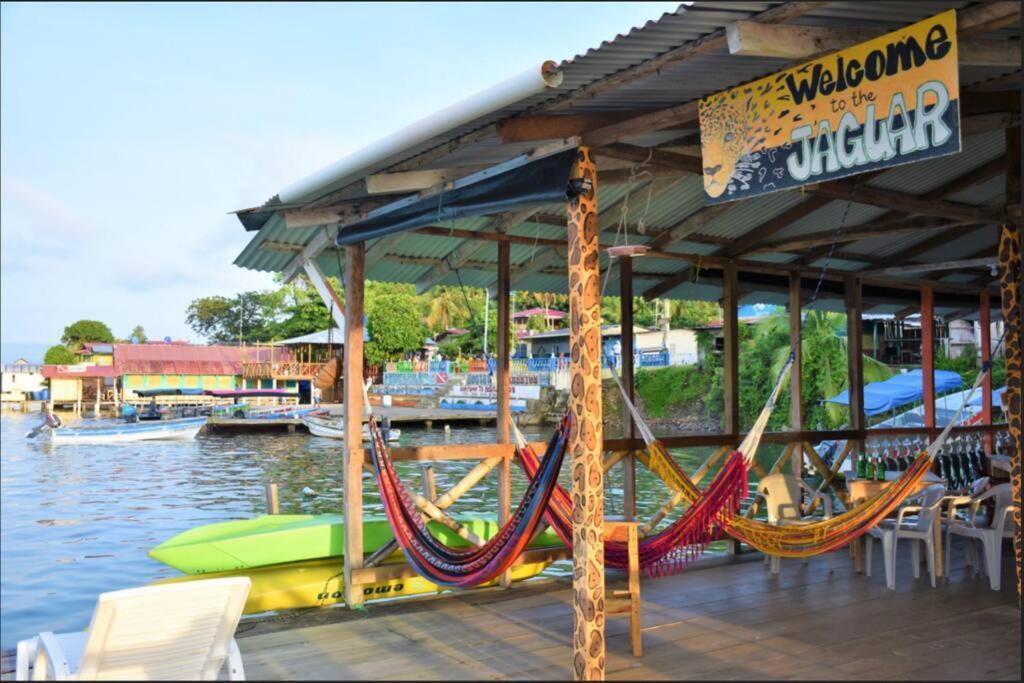 El Jaguar Hostel Bocas Town Exterior foto